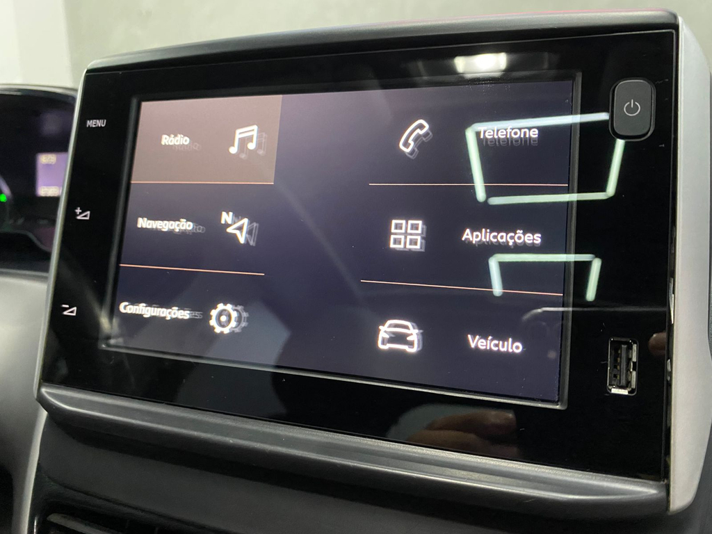 Peugeot 208 Preto