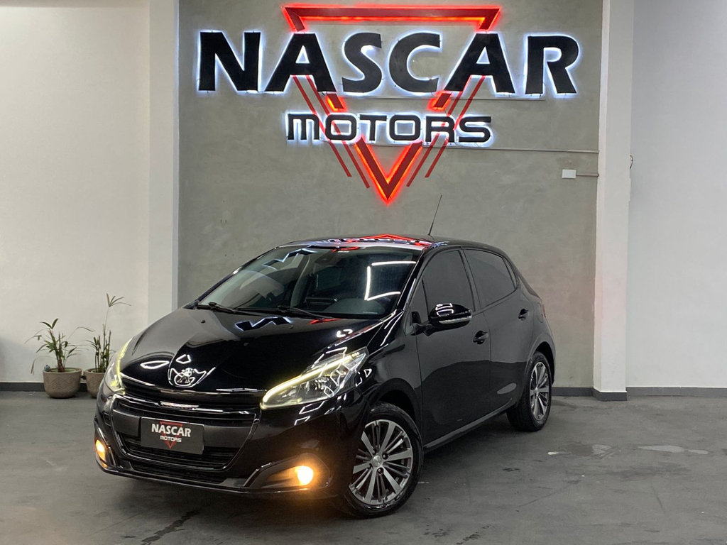 Peugeot 208 Preto