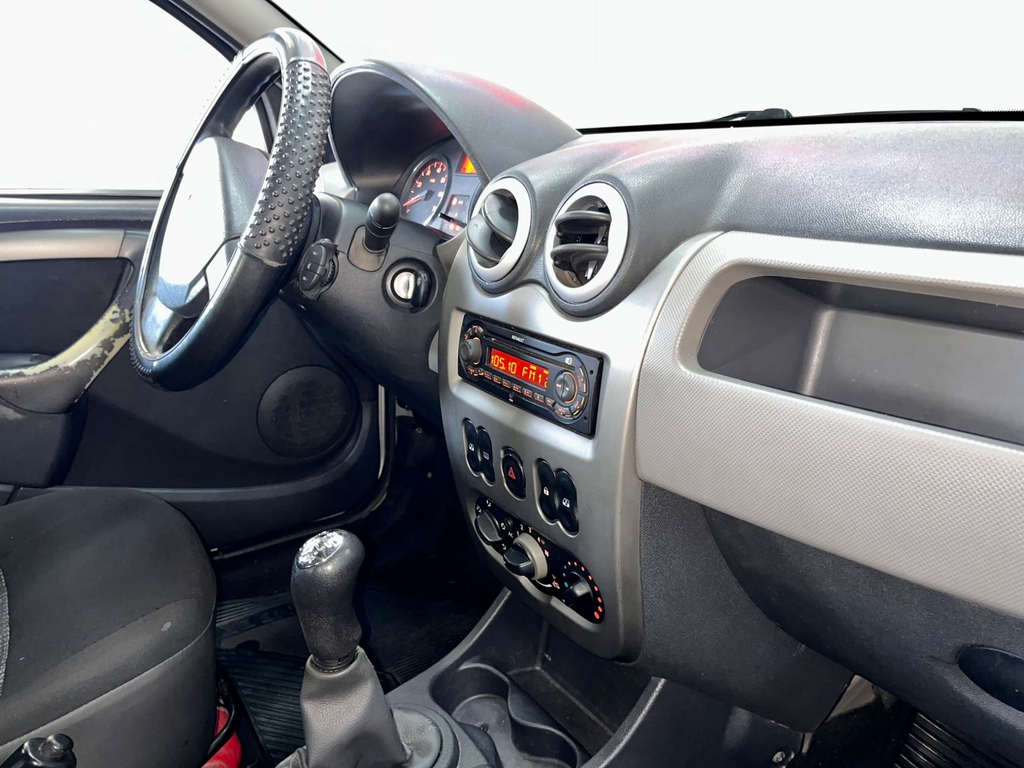 Renault Sandero Prata