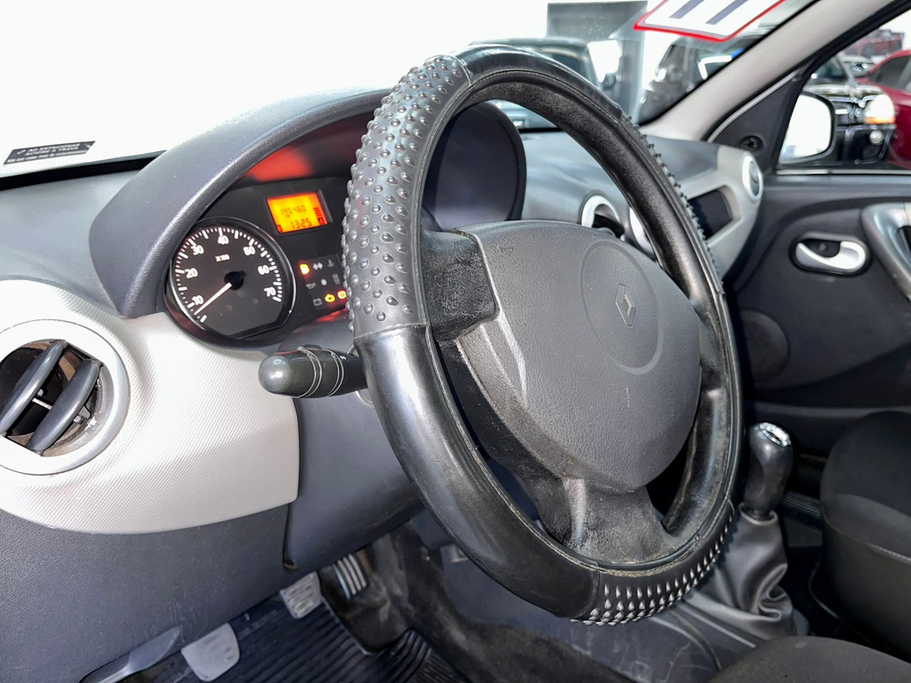 Renault Sandero Prata