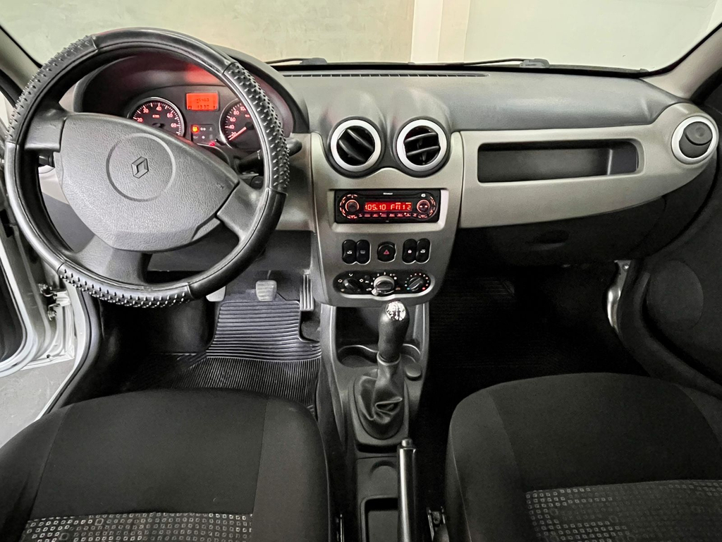 Renault Sandero Prata