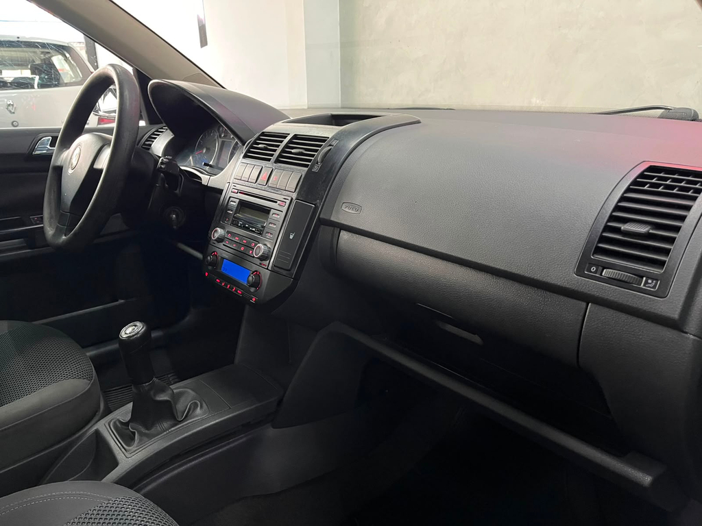 Volkswagen Polo Preto