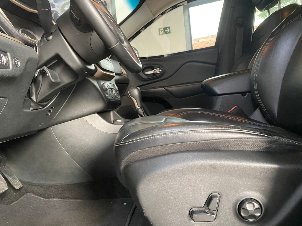 Jeep Cherokee Cinza