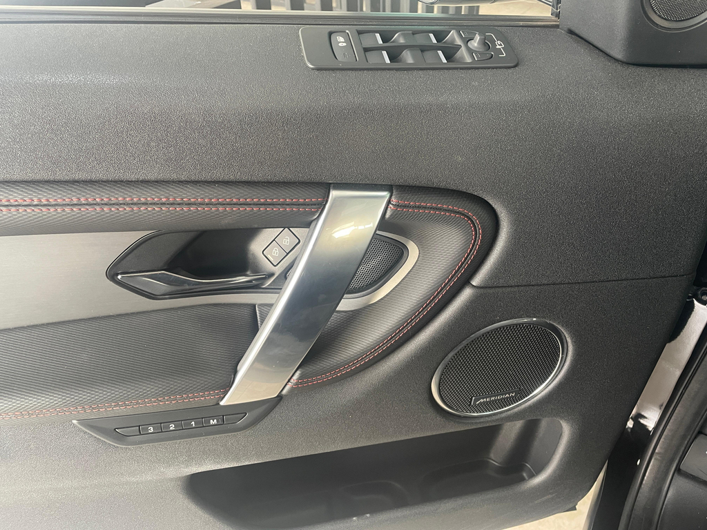 Land Rover Discovery Sport Preto
