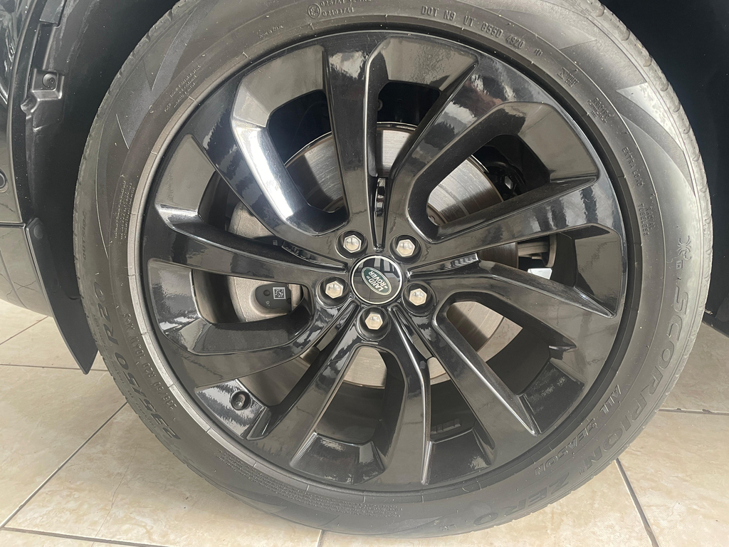 Land Rover Discovery Sport Preto