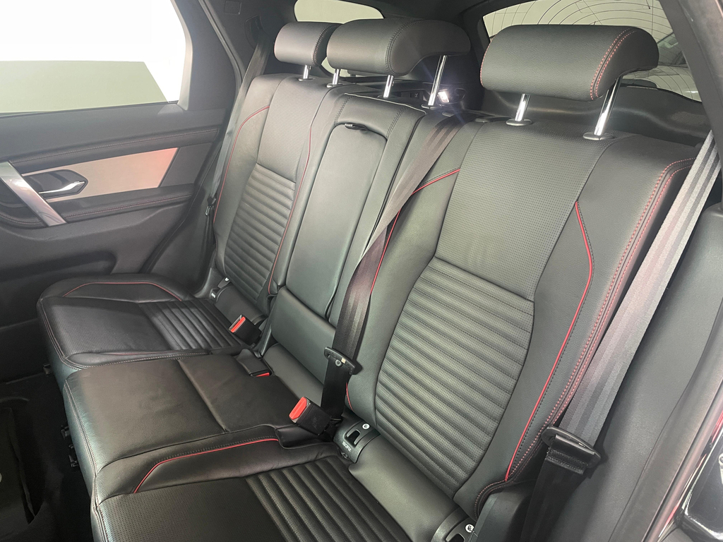 Land Rover Discovery Sport Preto