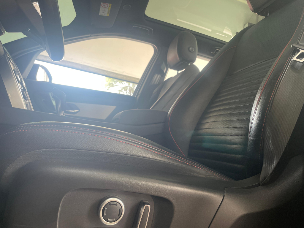 Land Rover Discovery Sport Preto