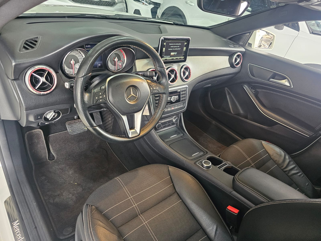 Mercedes Benz CLA-200 Branco