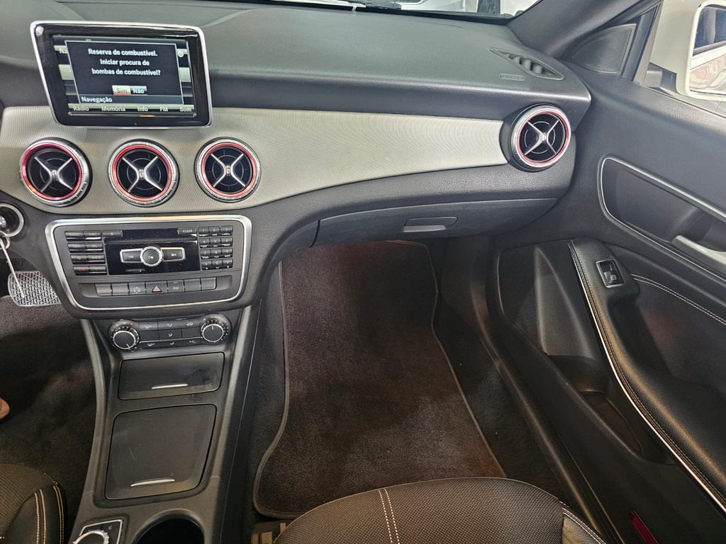 Mercedes Benz CLA-200 Branco