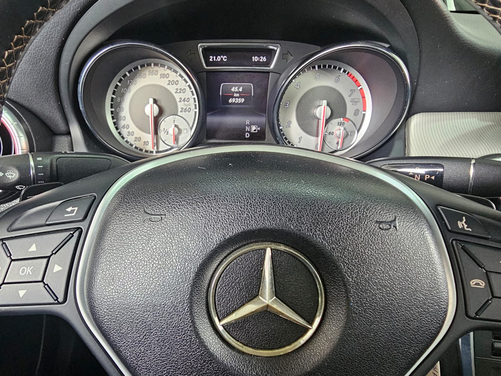 Mercedes Benz CLA-200 Branco