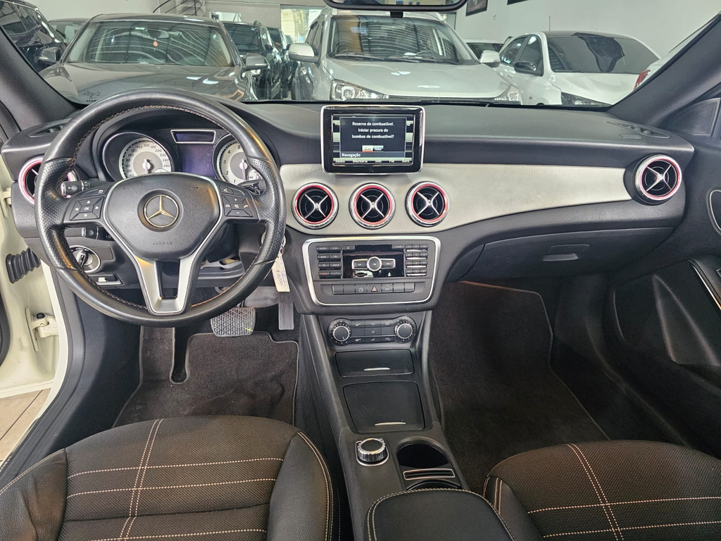 Mercedes Benz CLA-200 Branco