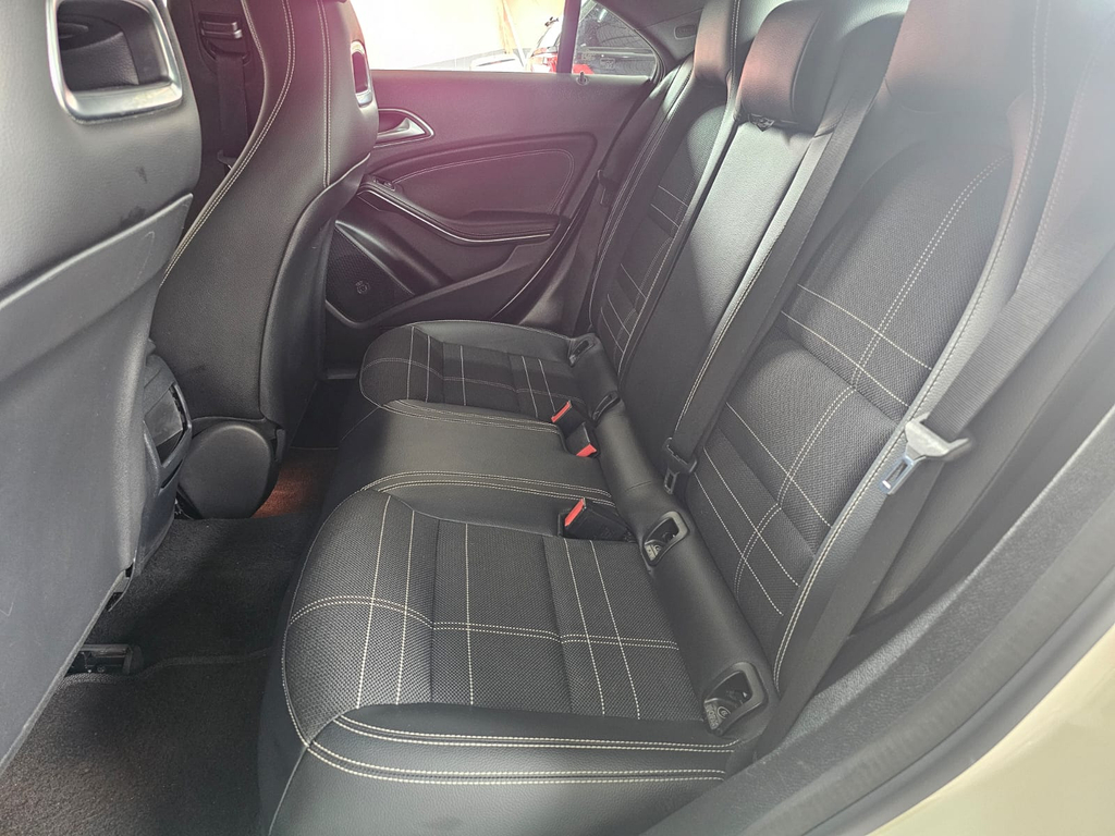 Mercedes Benz CLA-200 Branco