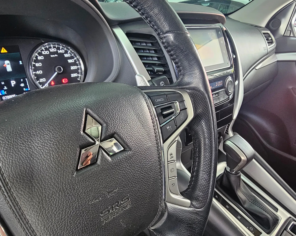 Mitsubishi Pajero Sport Prata