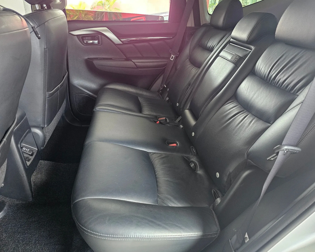 Mitsubishi Pajero Sport Prata