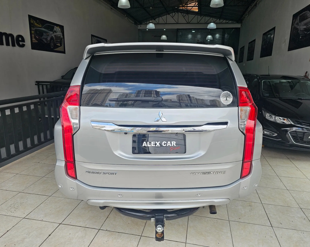 Mitsubishi Pajero Sport Prata