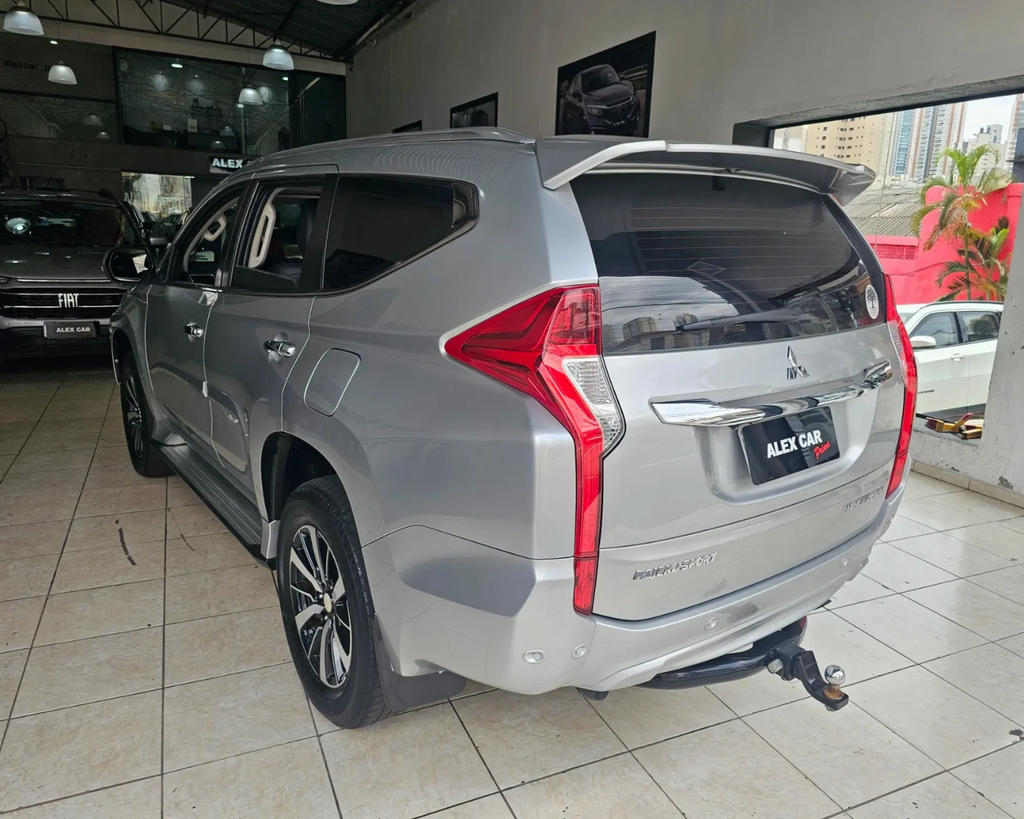 Mitsubishi Pajero Sport Prata