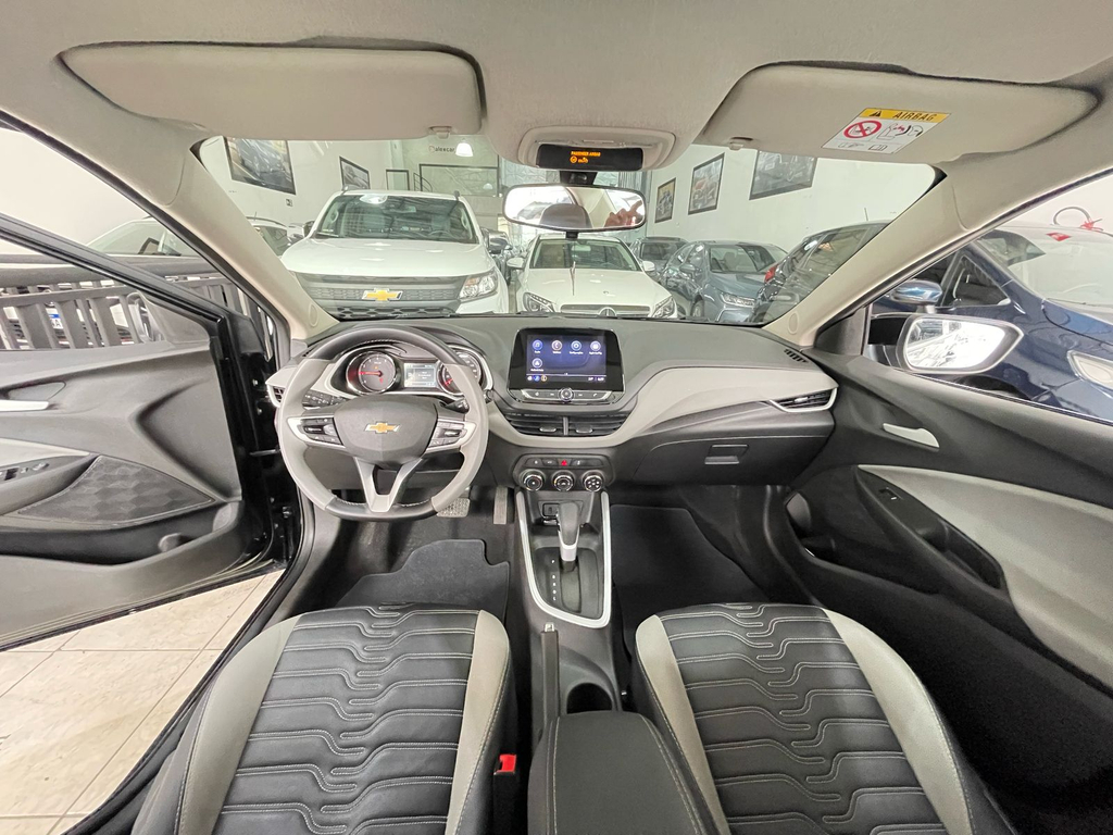 Chevrolet Onix Sedan Preto