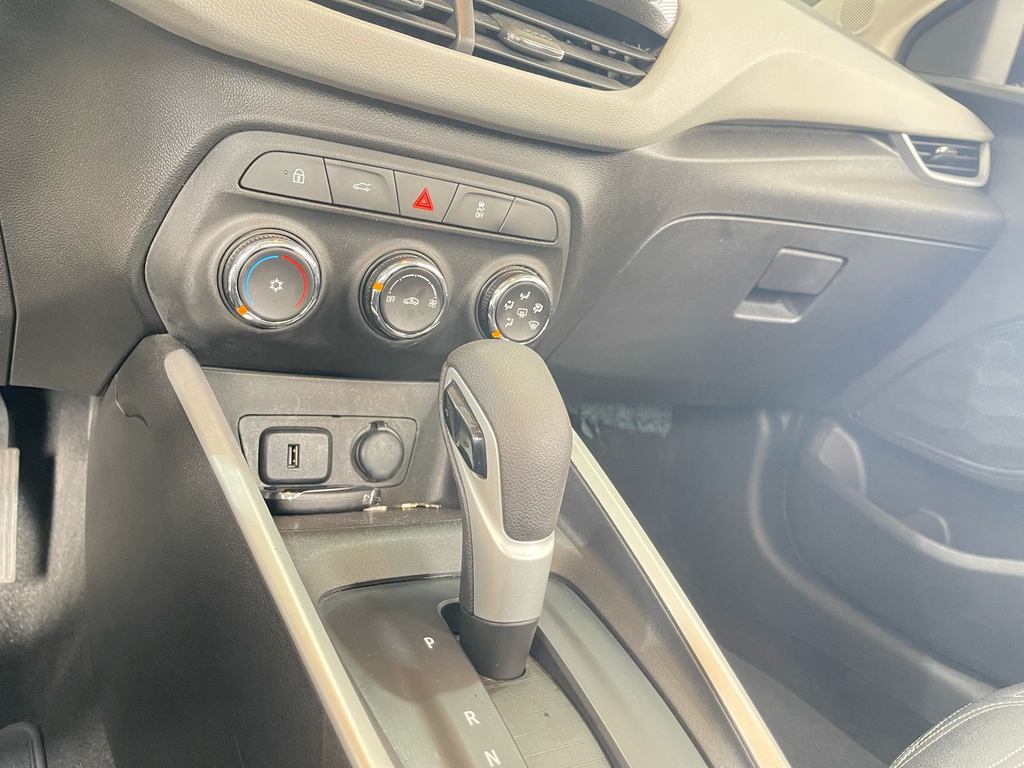 Chevrolet Onix Sedan Preto
