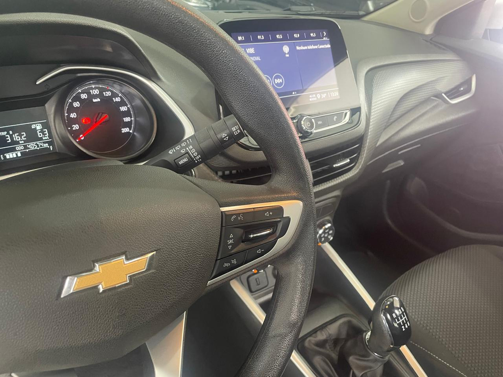 Chevrolet Onix Prata