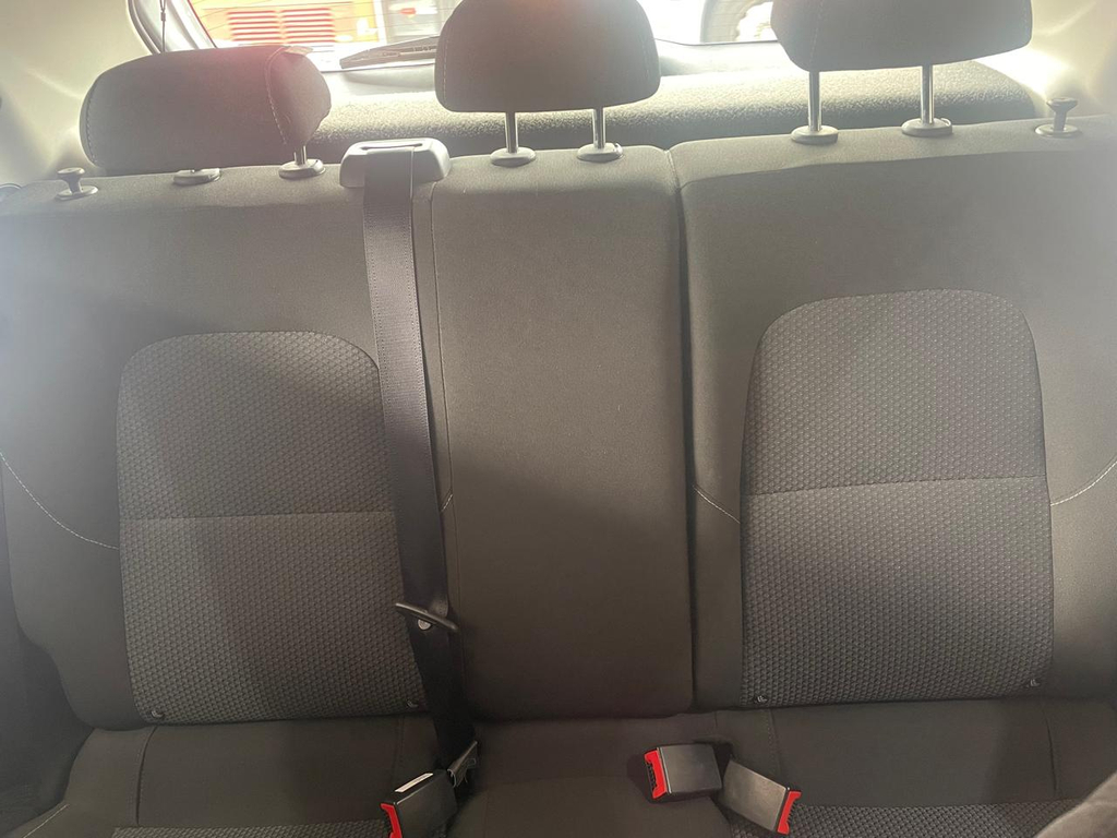 Chevrolet Onix Prata