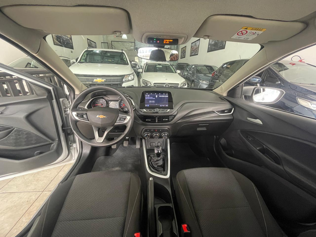 Chevrolet Onix Prata
