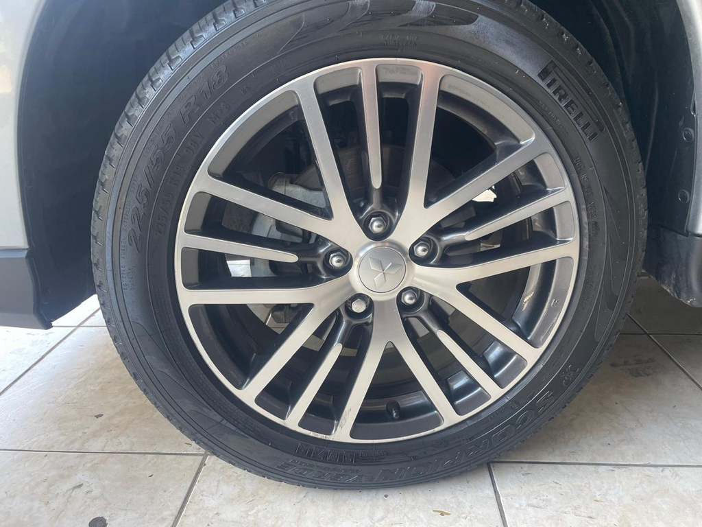 Mitsubishi Outlander Sport Prata
