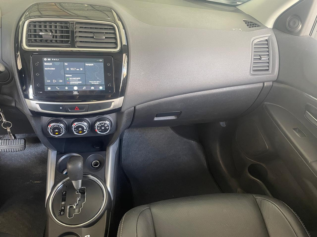 Mitsubishi Outlander Sport Prata