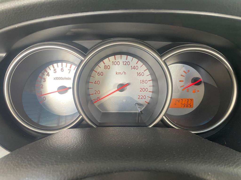 Nissan Livina Prata