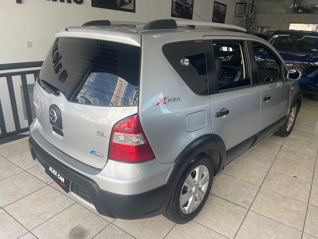 Nissan Livina Prata
