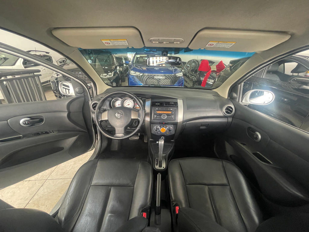 Nissan Livina Prata