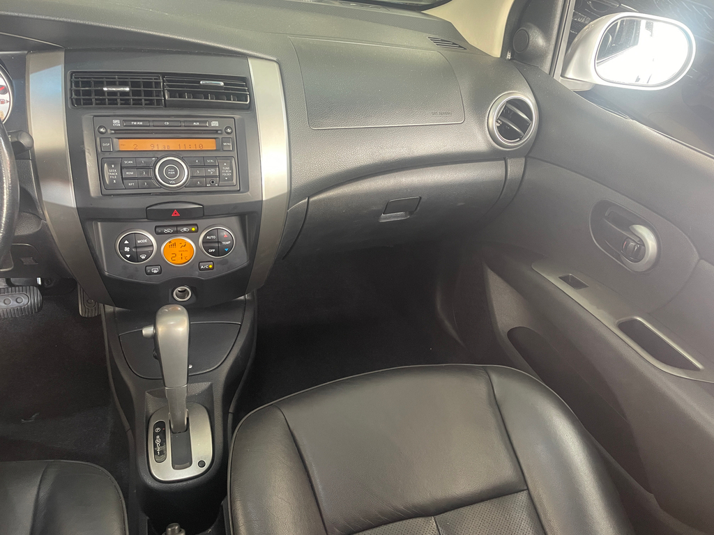 Nissan Livina Prata