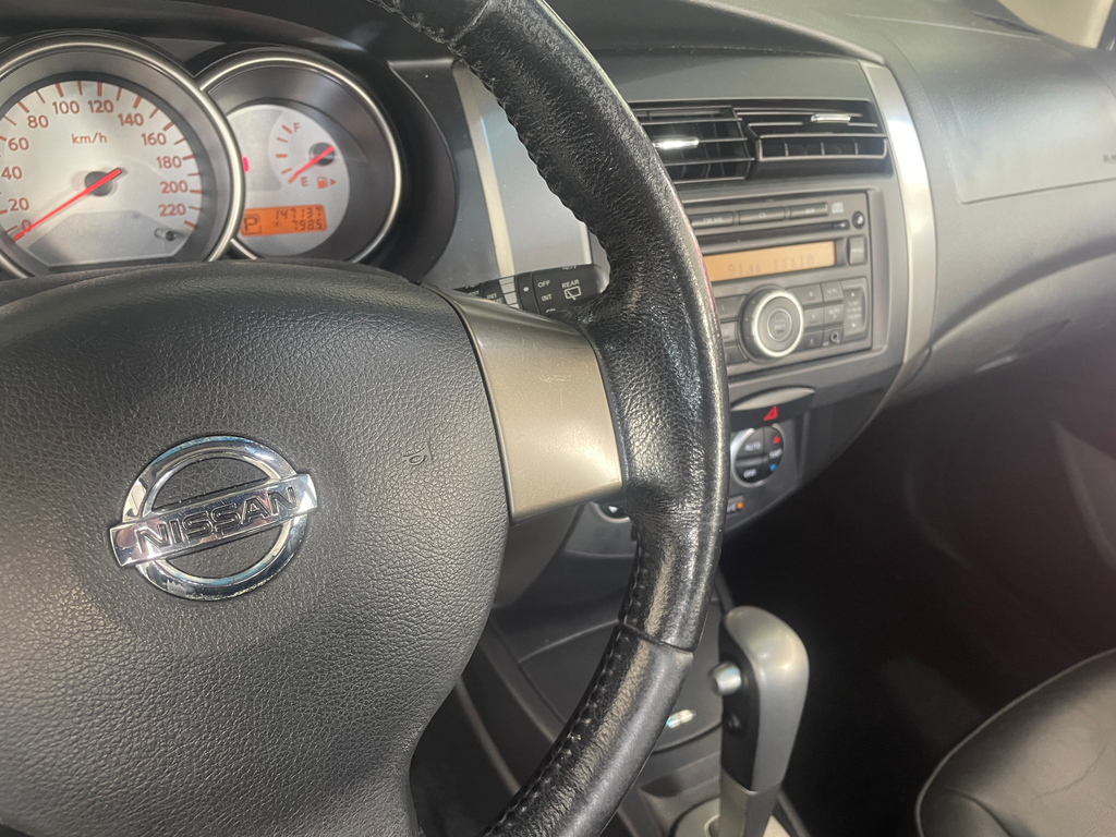 Nissan Livina Prata