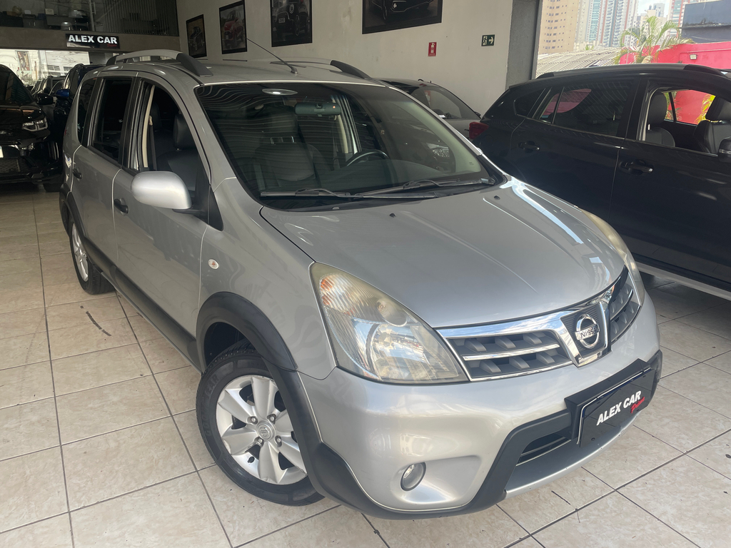 Nissan Livina Prata