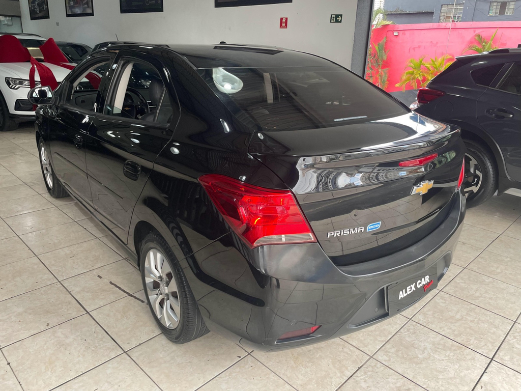 Chevrolet Prisma Preto