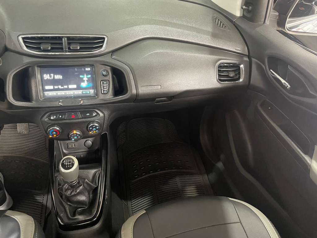 Chevrolet Prisma Preto