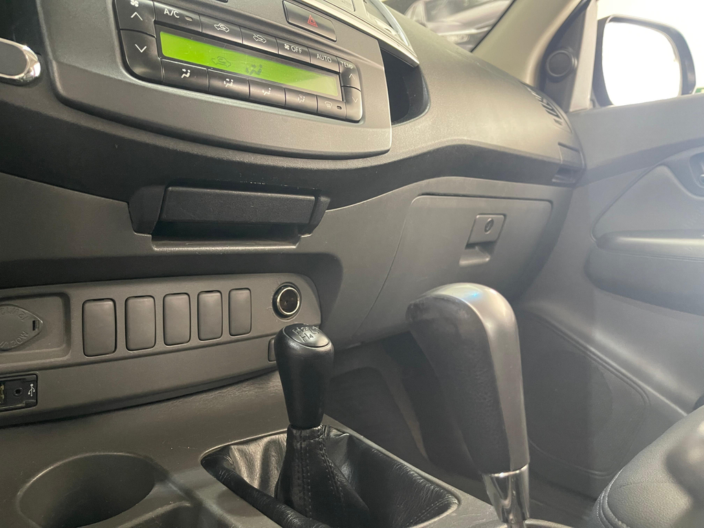 Toyota Hilux Cabine Dupla Preto