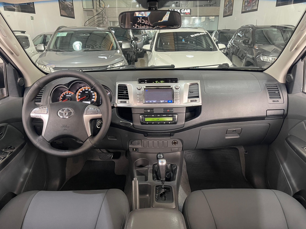 Toyota Hilux Cabine Dupla Preto