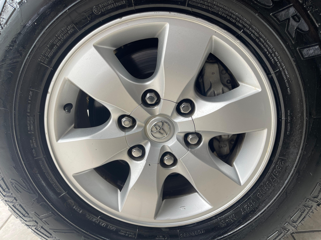 Toyota Hilux Cabine Dupla Preto
