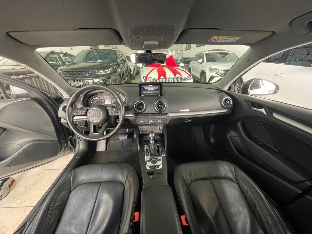 Audi A3 Sedan Cinza