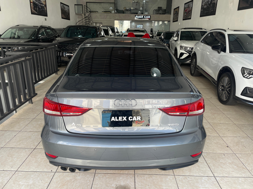 Audi A3 Sedan Cinza