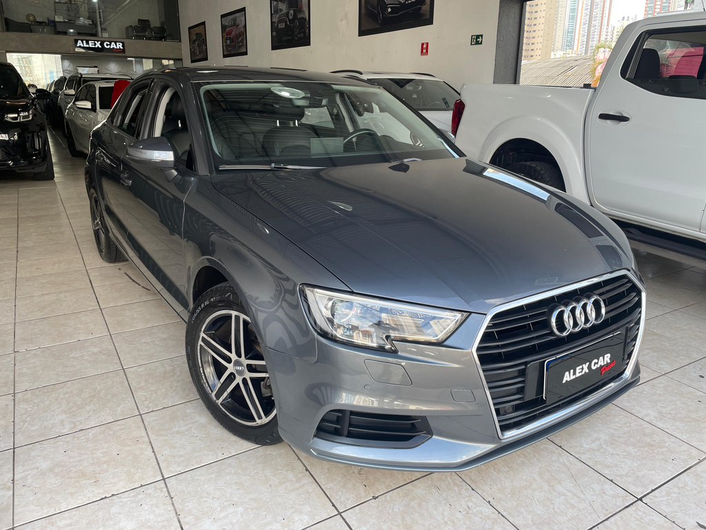 Audi A3 Sedan Cinza