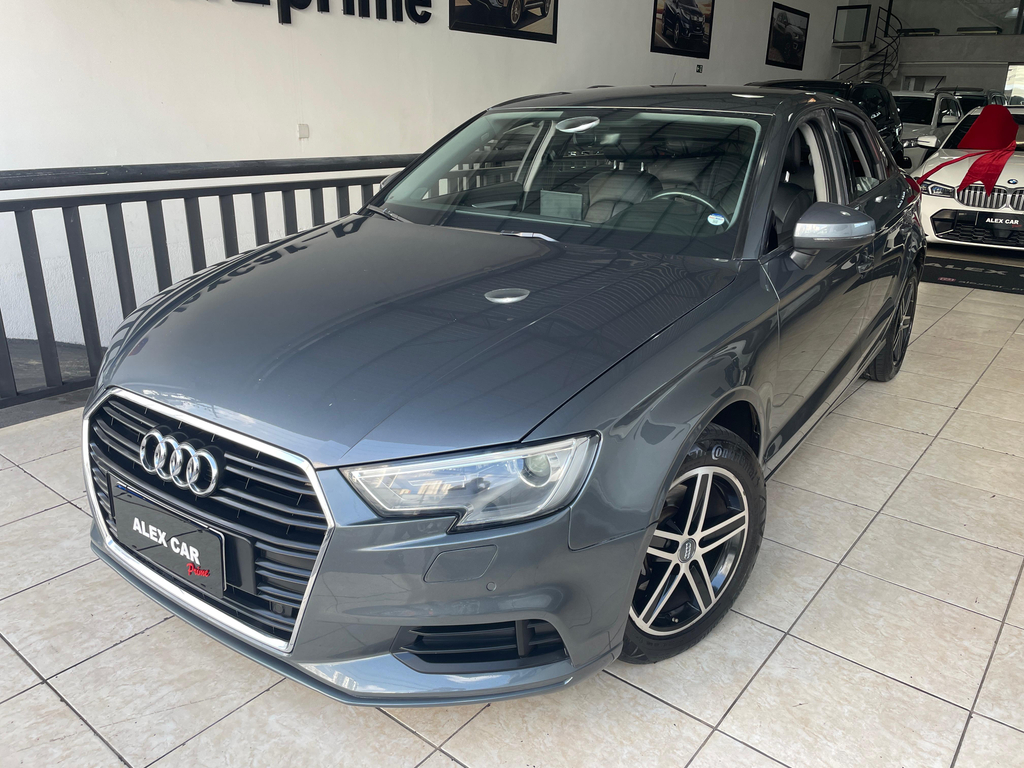 Audi A3 Sedan Cinza