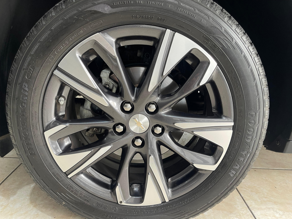 Chevrolet Tracker Preto