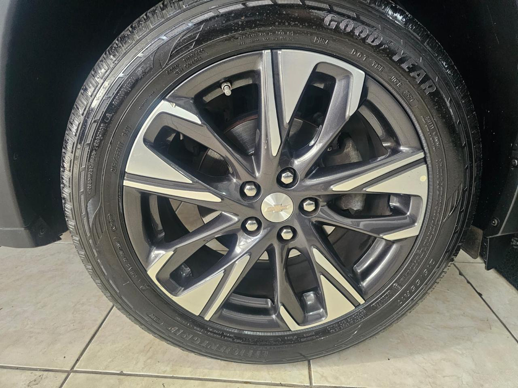 Chevrolet Tracker Cinza