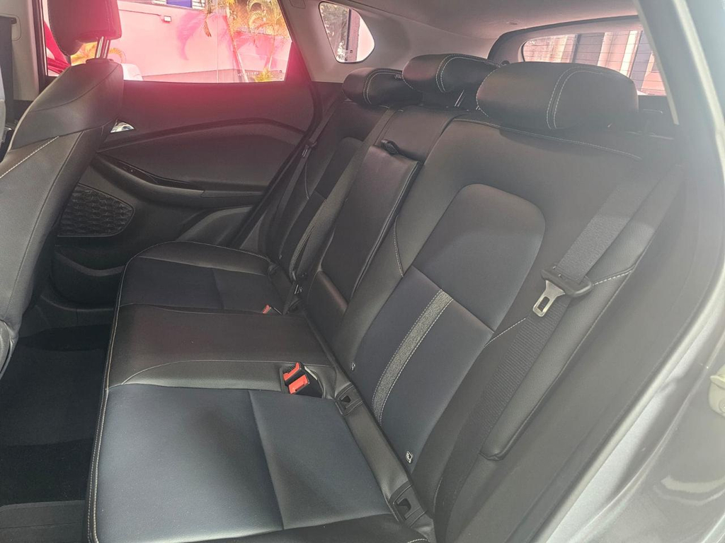 Chevrolet Tracker Cinza