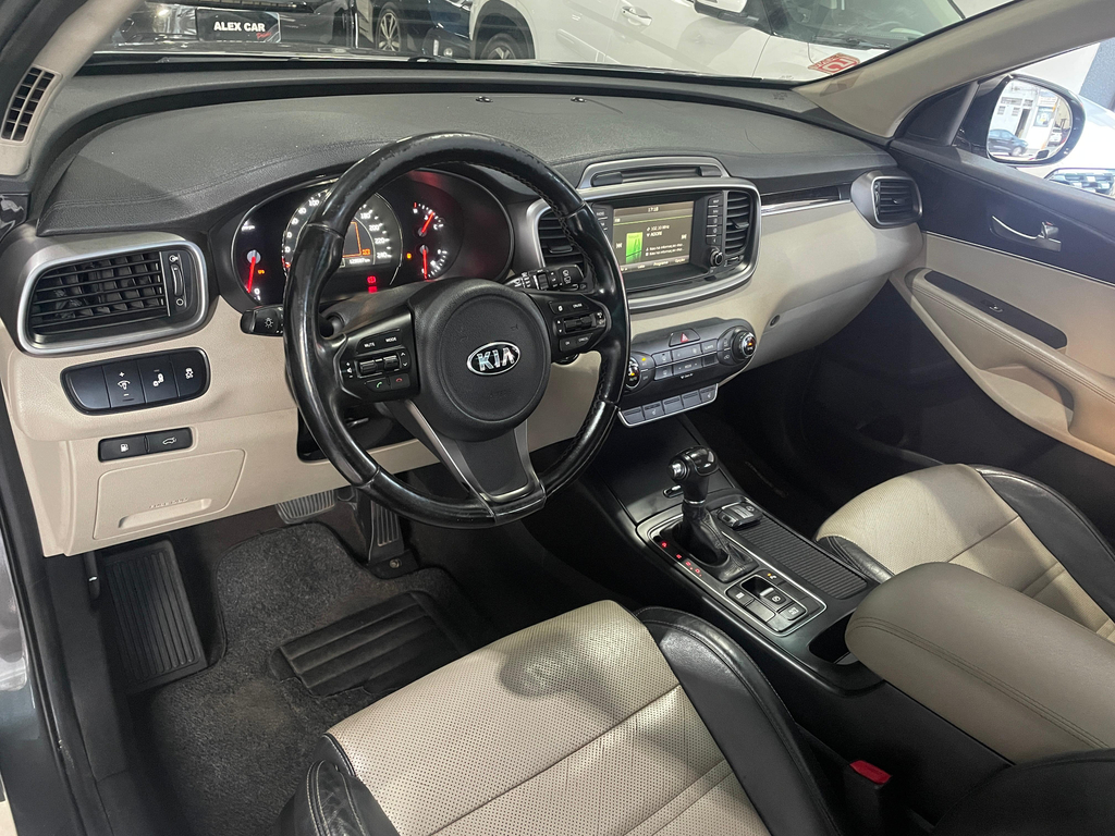 Kia Sorento Cinza