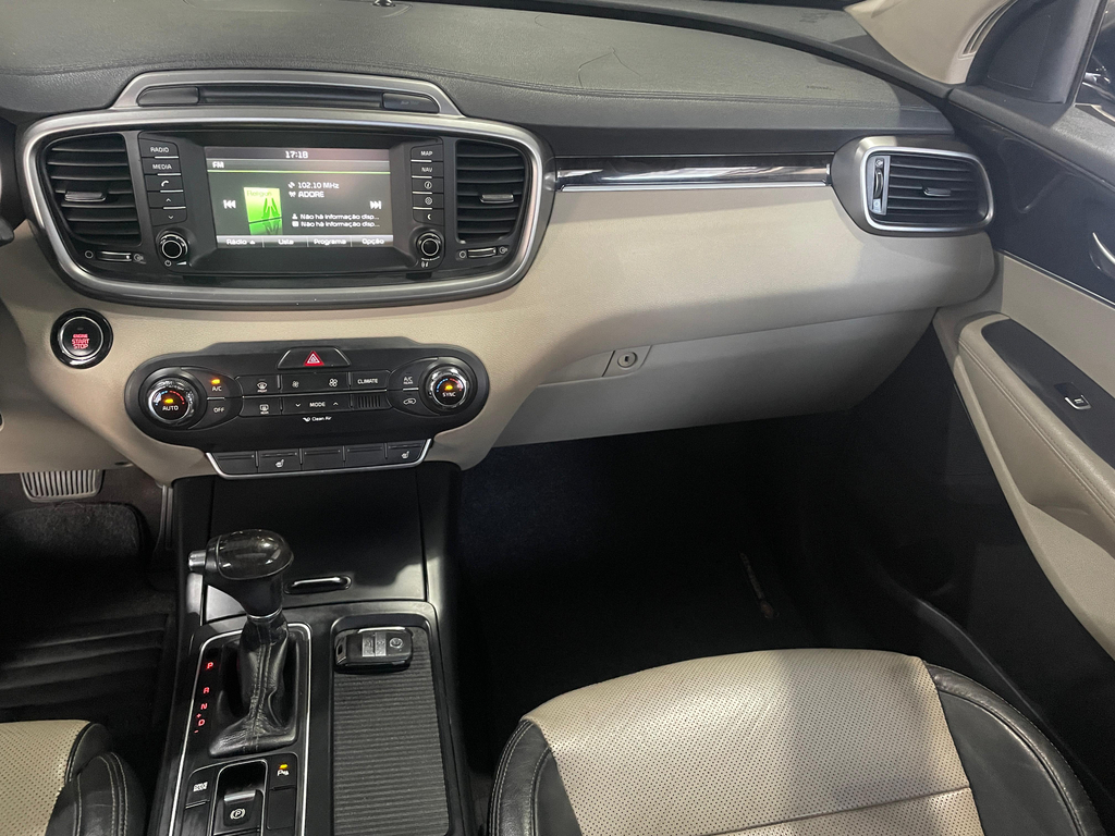 Kia Sorento Cinza