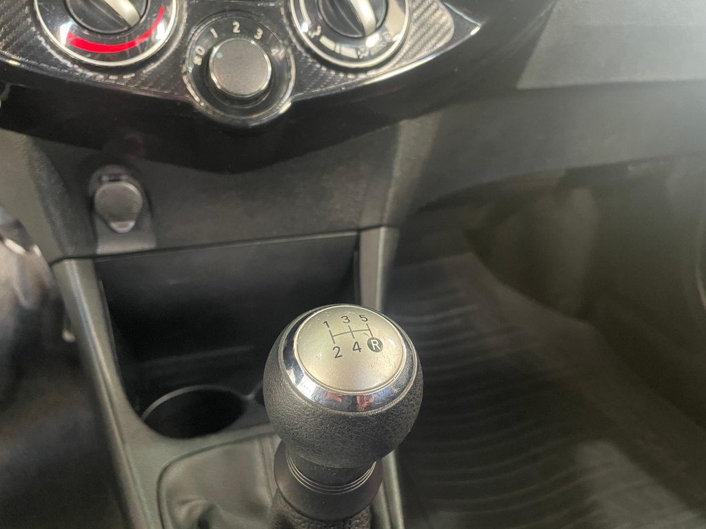 Toyota ETIOS Cinza