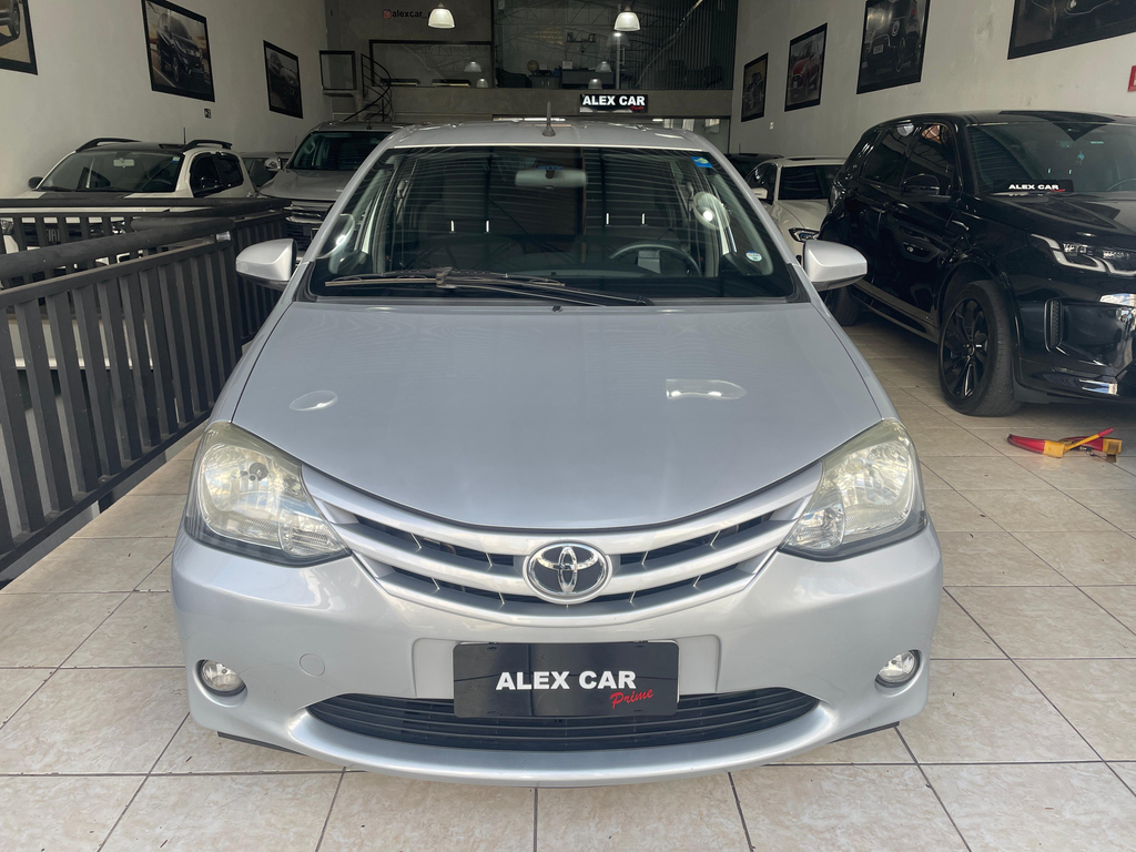 Toyota ETIOS Cinza