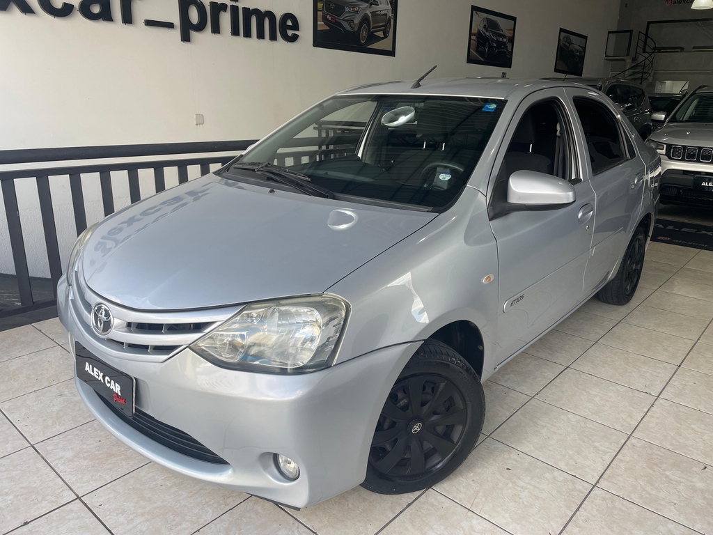 Toyota ETIOS Cinza